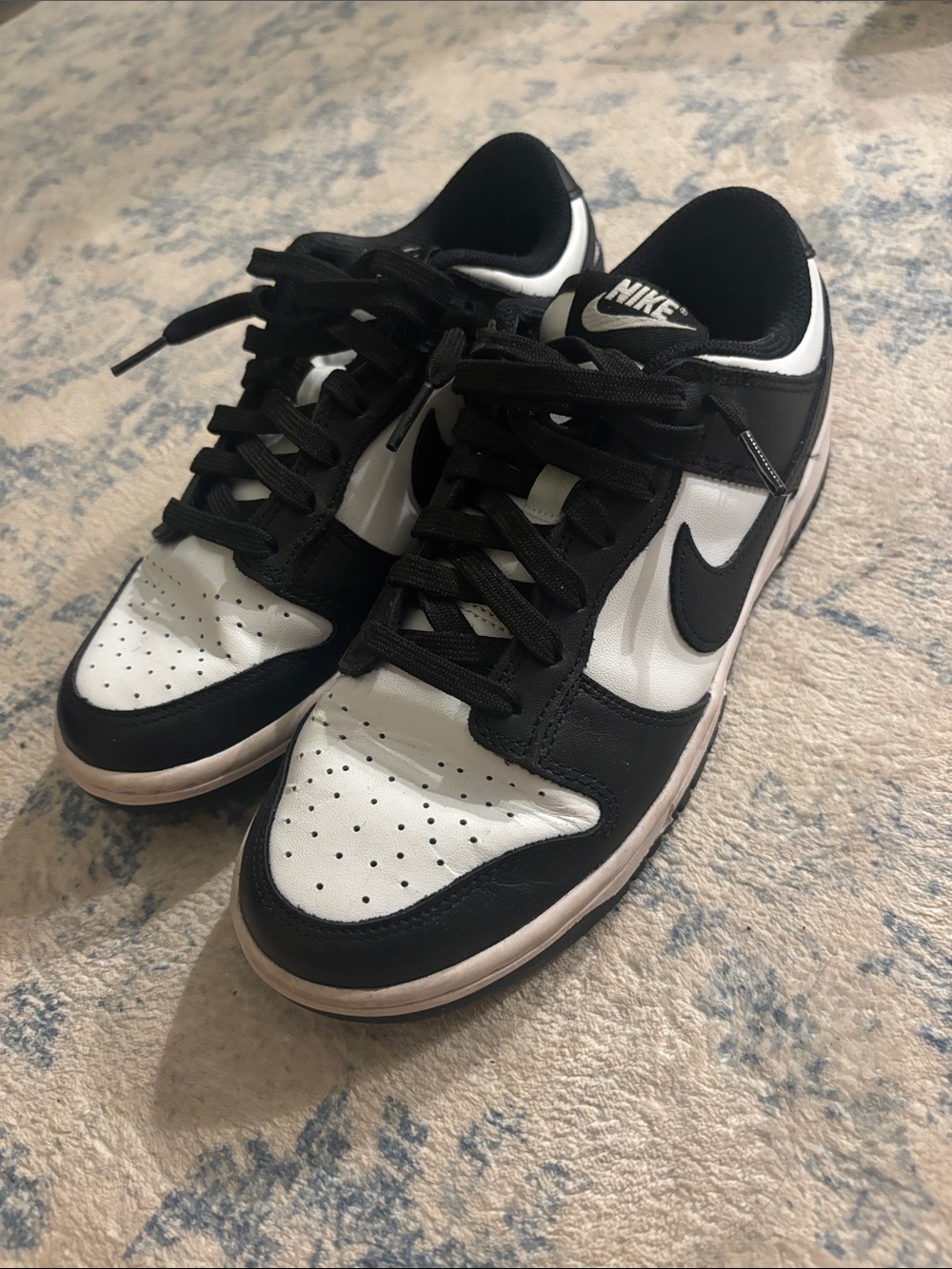 Nike Black and White Dunk-Style Low Tops